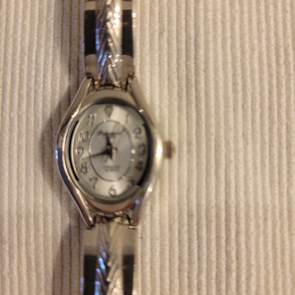 🧭EUC~ PRECISION BY GRUEN DIAMOND QUARTZ  Bracelet Watch